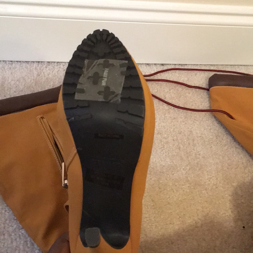 Boots - Picture 2 of 3